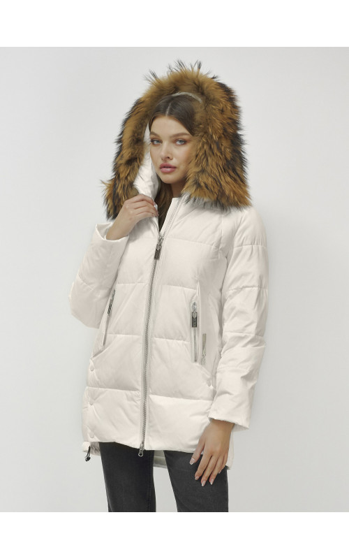 Женская зимняя куртка с меховой опушкой.