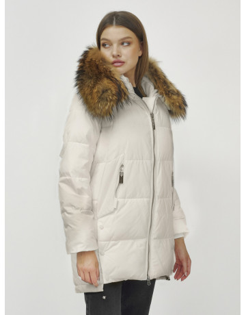 Женская зимняя куртка с меховой опушкой.