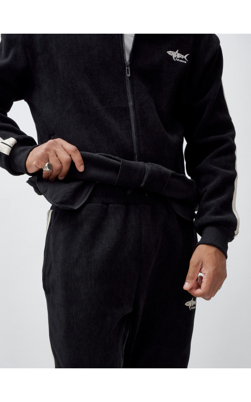 Мужской спортивный утеплённый костюм с начёсом для активного отдыха.