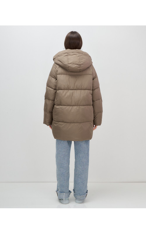 Женская зимняя куртка с капюшоном: стиль и комфорт для холодной зимы