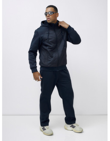 Мужской зимний спортивный костюм для активного отдыха.