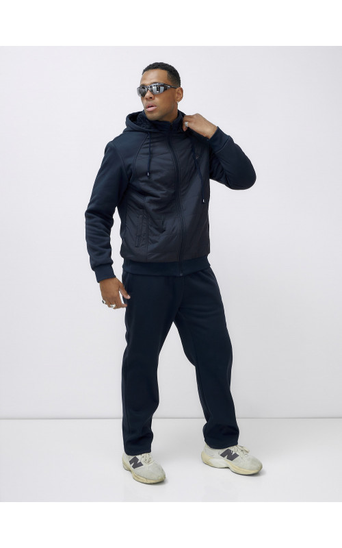 Мужской зимний спортивный костюм для активного отдыха.