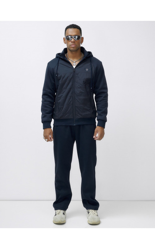 Мужской зимний спортивный костюм для активного отдыха.