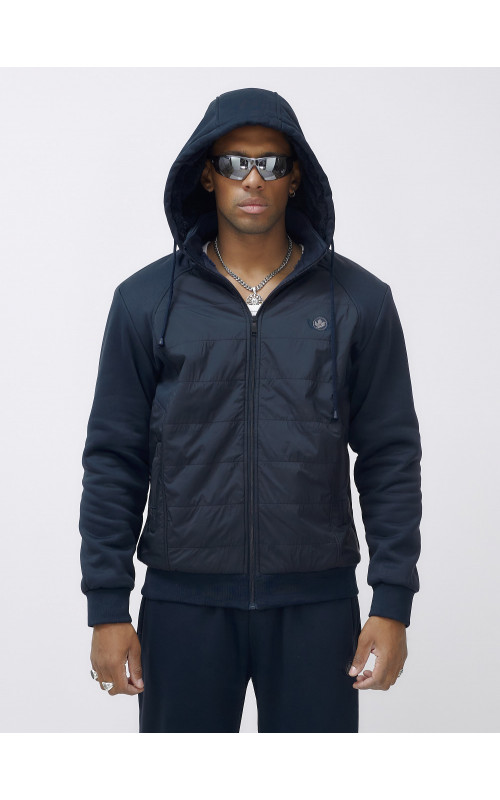 Мужской зимний спортивный костюм для активного отдыха.