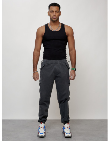 Мужские брюки зауженного кроя.