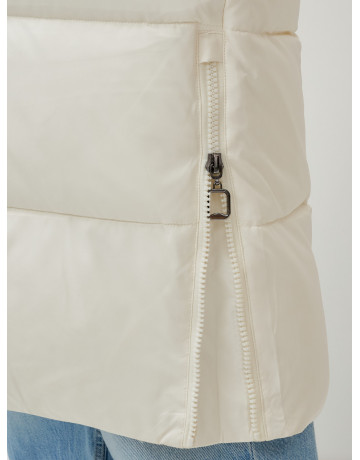 Зимний женский пуховик с капюшоном