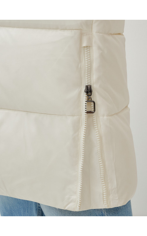 Зимний женский пуховик с капюшоном