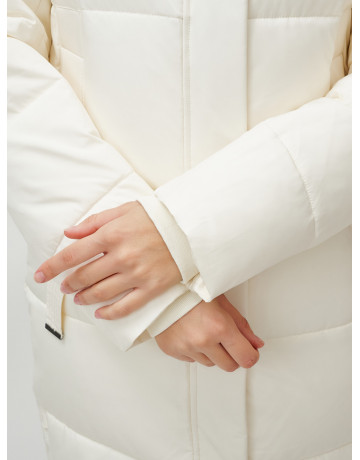 Зимний женский пуховик с капюшоном