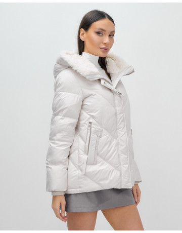 Женский зимний пуховик «Модный» с мехом.