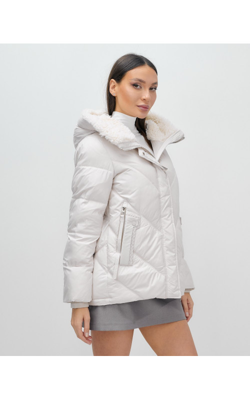 Женский зимний пуховик «Модный» с мехом.