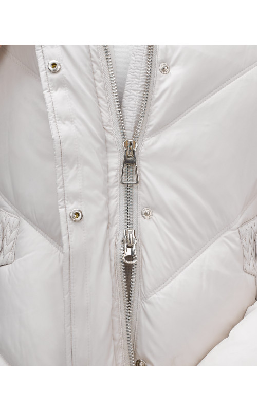 Женский зимний пуховик «Модный» с мехом.