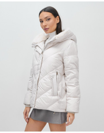 Женский зимний пуховик «Модный» с мехом.