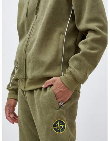 Утеплённый демисезонный костюм для мужчин свободного кроя.