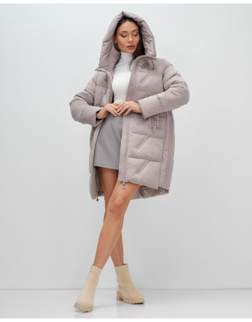 Зимняя женская куртка с капюшоном для холодной погоды.