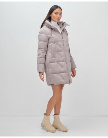 Зимняя женская куртка с капюшоном для холодной погоды.