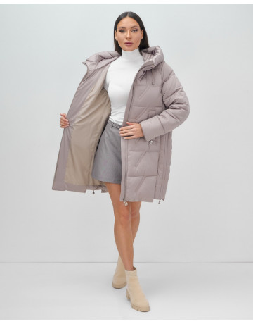 Зимняя женская куртка с капюшоном для холодной погоды.