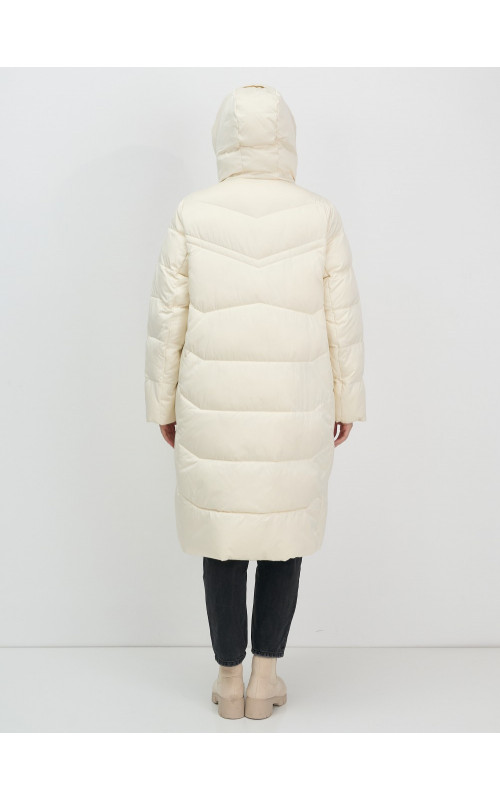 Длинный пуховик для женщин с капюшоном.