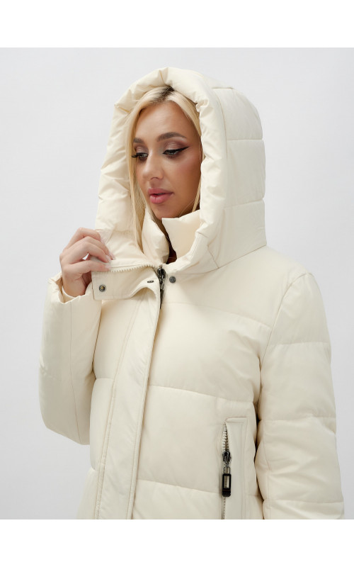 Тёплый женский пуховик с капюшоном до колена.