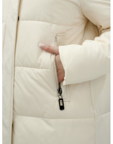 Тёплый женский пуховик с капюшоном до колена.