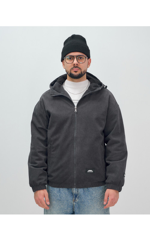 Мужская демисезонная куртка: стиль и комфорт.