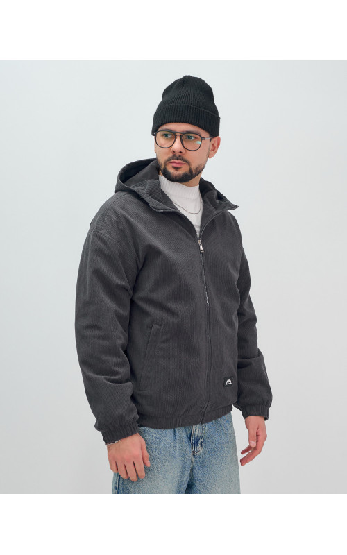 Мужская демисезонная куртка: стиль и комфорт.