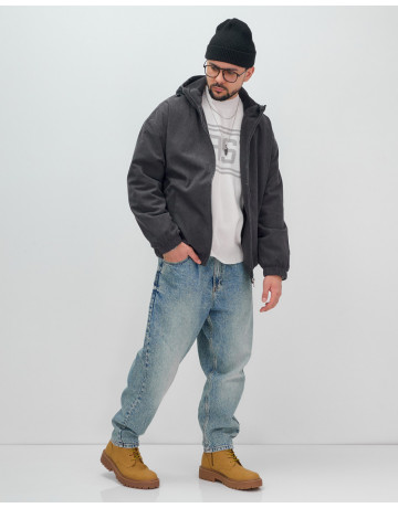 Мужская демисезонная куртка: стиль и комфорт.