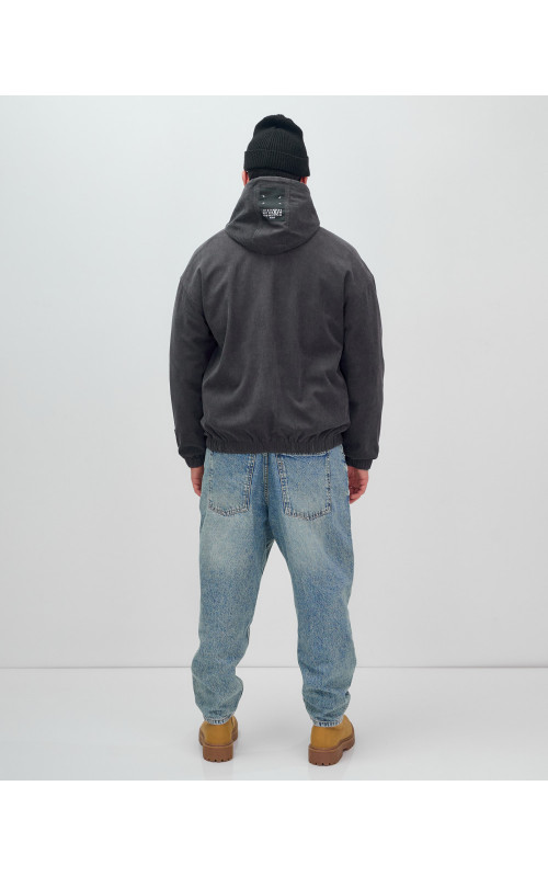 Мужская демисезонная куртка: стиль и комфорт.