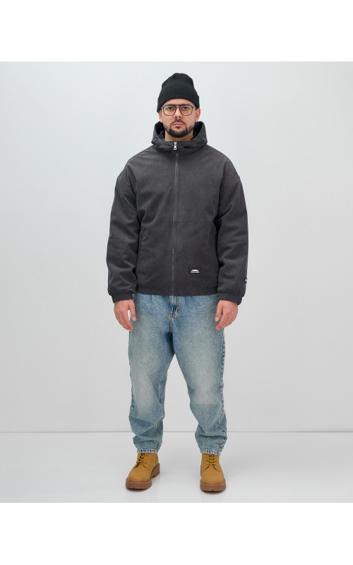 Мужская демисезонная куртка: стиль и комфорт.