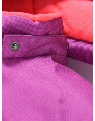 Зимний комбинезон для девочек для активных зимних игр.