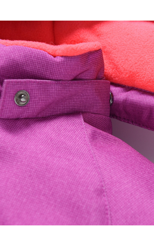 Зимний комбинезон для девочек для активных зимних игр.