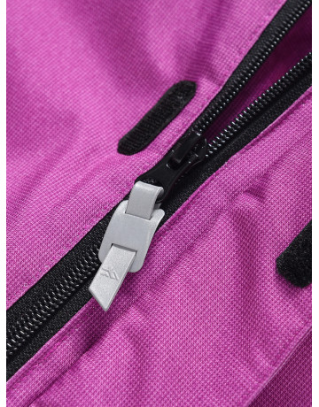 Зимний комбинезон для девочек для активных зимних игр.