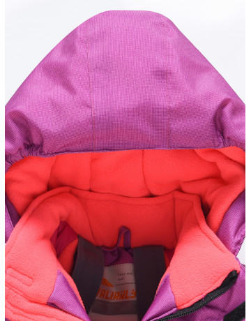 Зимний комбинезон для девочек для активных зимних игр.