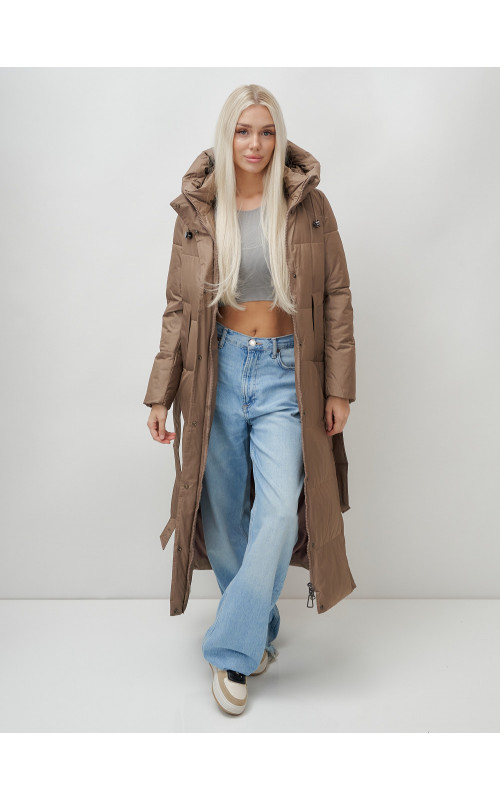 Тёплый женский пуховик с поясом и капюшоном.