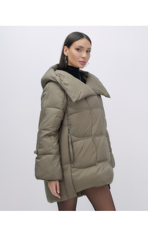 Зимний женский пуховик с капюшоном для холодного сезона.