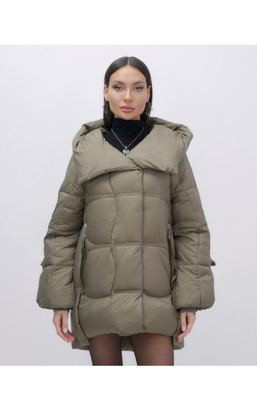 Зимний женский пуховик с капюшоном для холодного сезона.