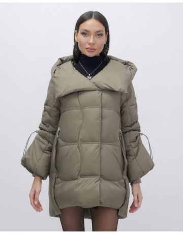 Зимний женский пуховик с капюшоном для холодного сезона.