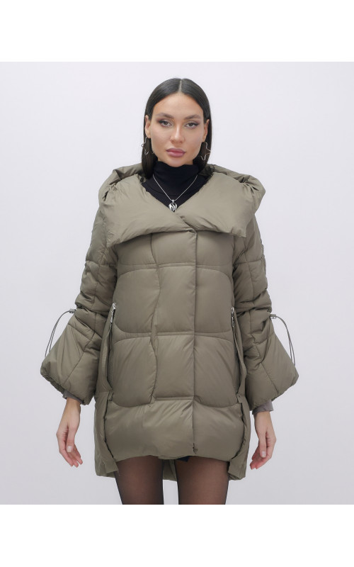 Зимний женский пуховик с капюшоном для холодного сезона.