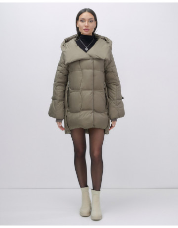 Зимний женский пуховик с капюшоном для холодного сезона.