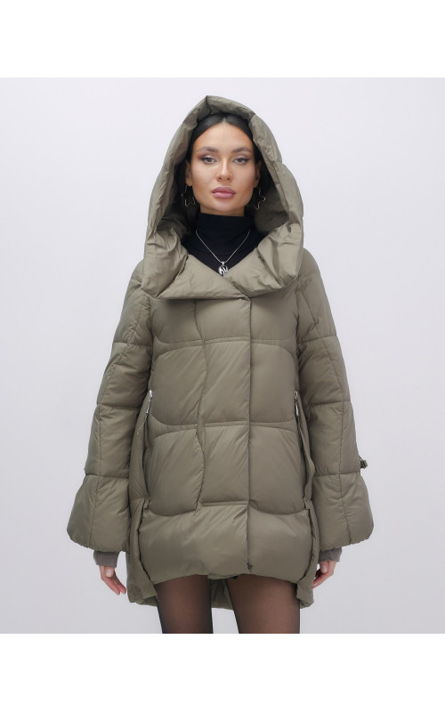 Зимний женский пуховик с капюшоном для холодного сезона.