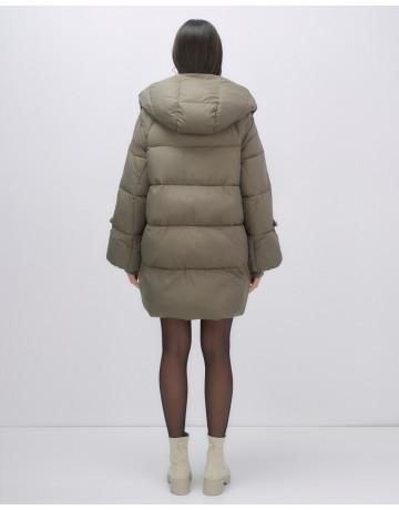 Зимний женский пуховик с капюшоном для холодного сезона.