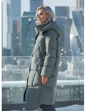 Длинный женский пуховик с капюшоном