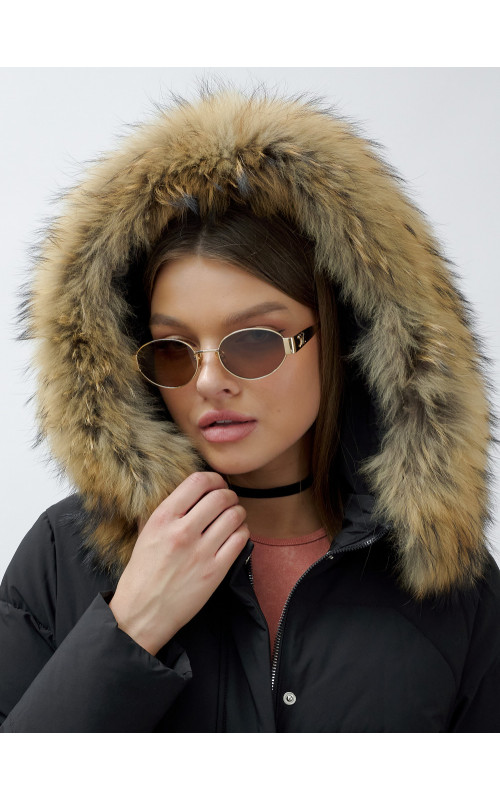 Зимняя женская куртка премиум-класса с натуральной опушкой енота.