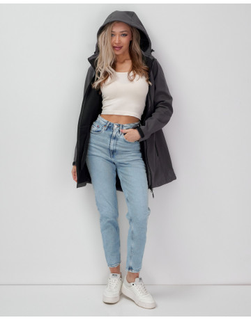 Женская парка для активных прогулок.