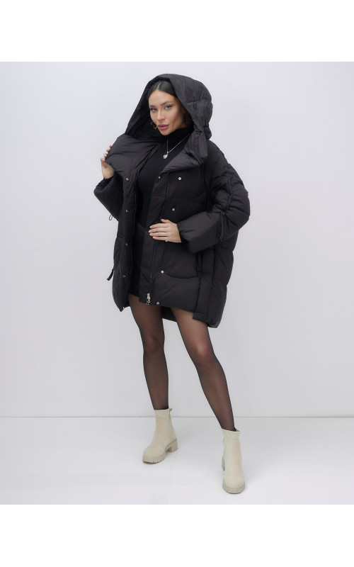 Зимняя женская куртка с капюшоном для холодной погоды.