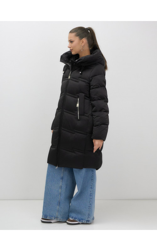 Длинный зимний пуховик для женщин с капюшоном.