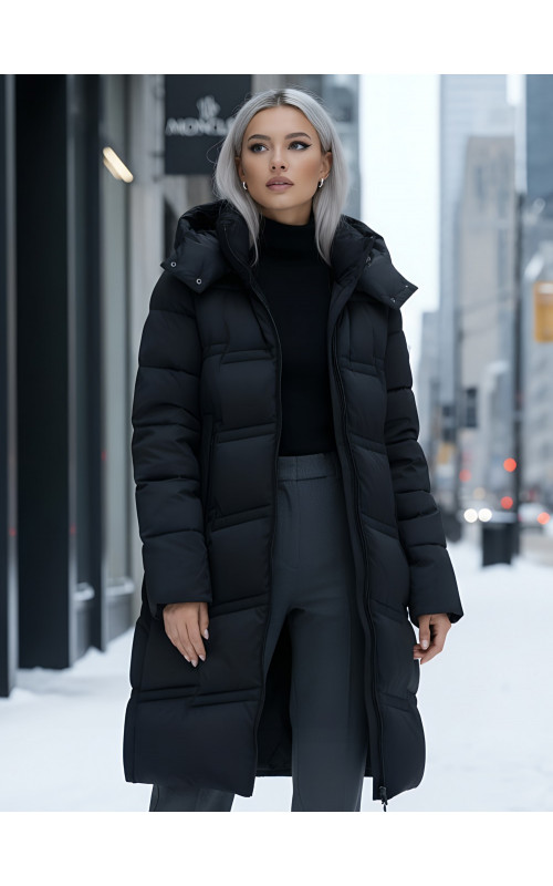 Длинный зимний пуховик для женщин с капюшоном.