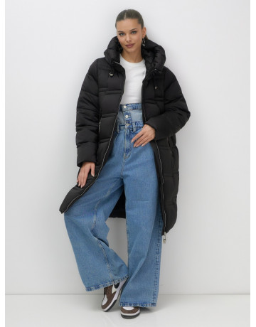 Длинный зимний пуховик для женщин с капюшоном.