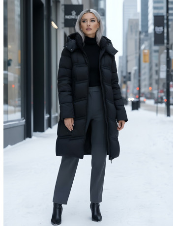 Длинный зимний пуховик для женщин с капюшоном.
