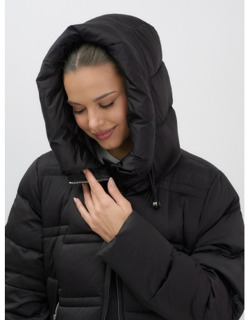 Длинный зимний пуховик для женщин с капюшоном.