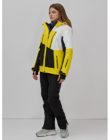 Женская горнолыжная куртка для активных женщин.